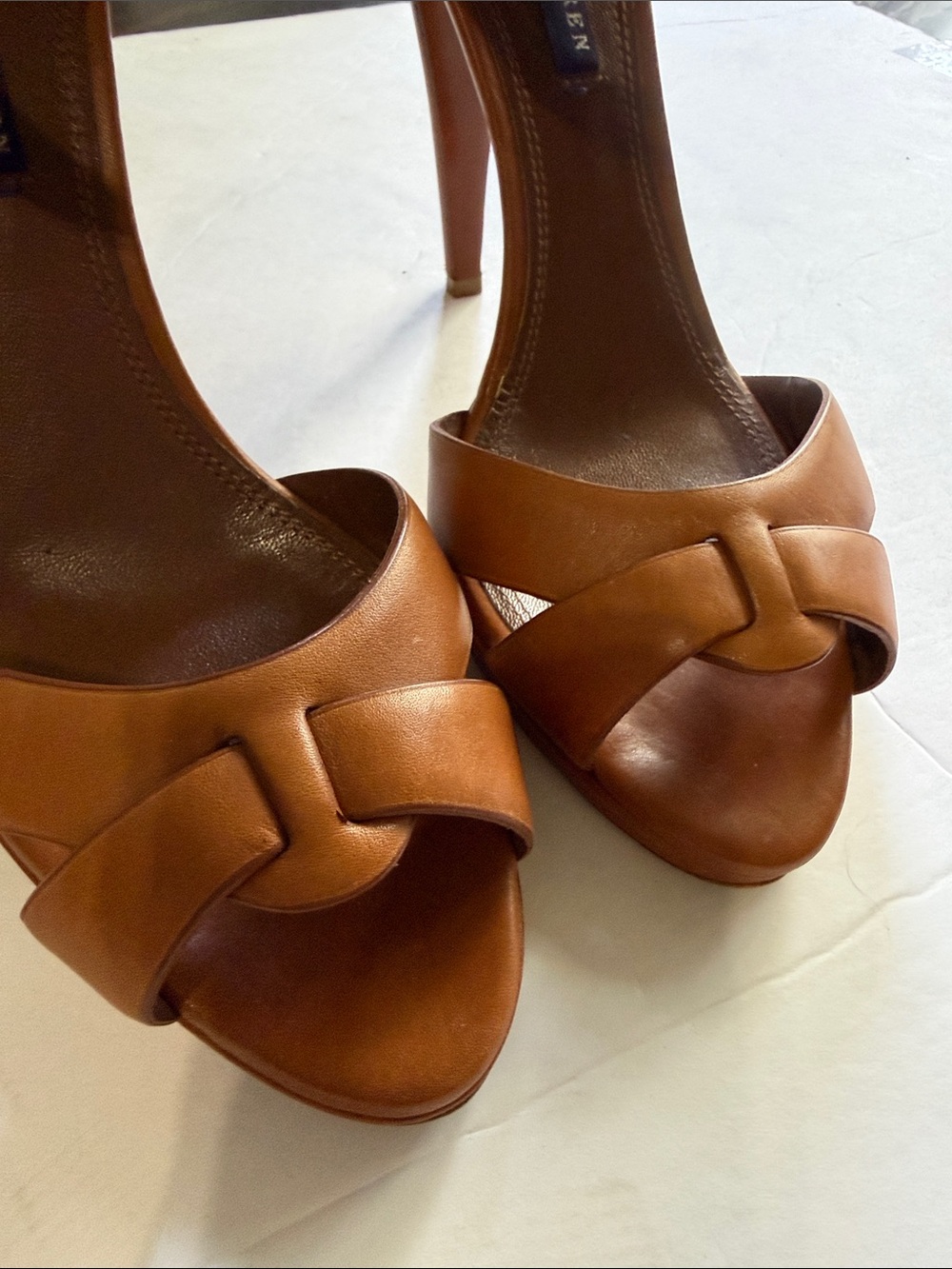 Ralph Lauren Purple Label Leather D'Orsay
Pumps Cognac Italian Leather Size 9.5 - Picture 2 of 8